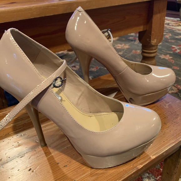 Beige Steve Madden heels - Picture 4 of 5